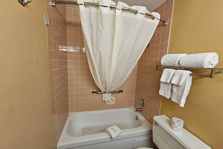 Clarion Inn & Suites Roswell