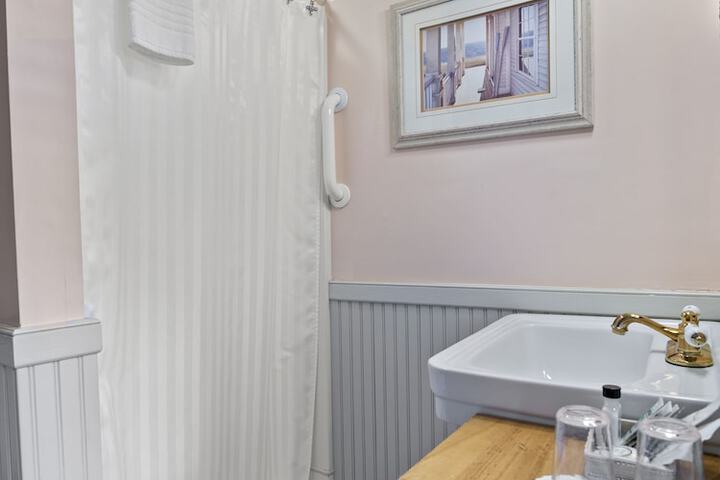 Westbrook Inn B & B