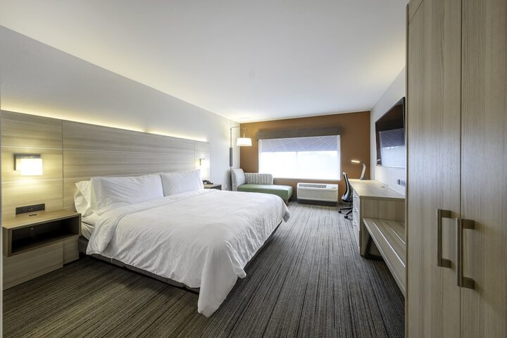Room 14 of 35