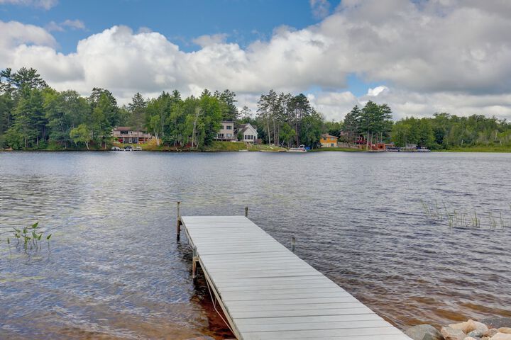 Lakefront Cabin w / Private Dock & Fire Pit!