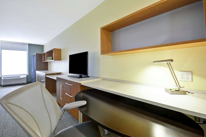 Room 17 of 39