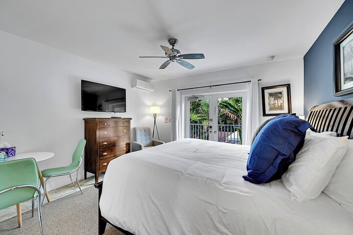 Inn on the Drive ( Adults Only)