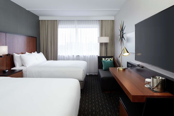 Room 5 of 38
