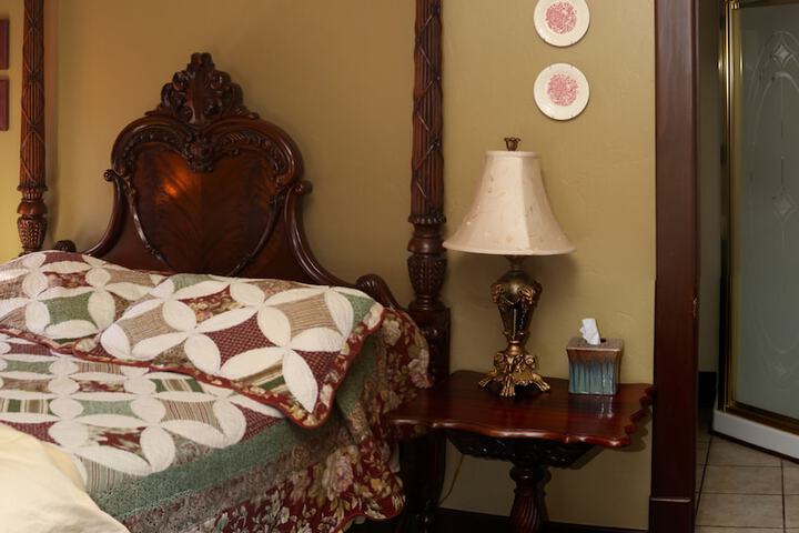 Room 21 of 48