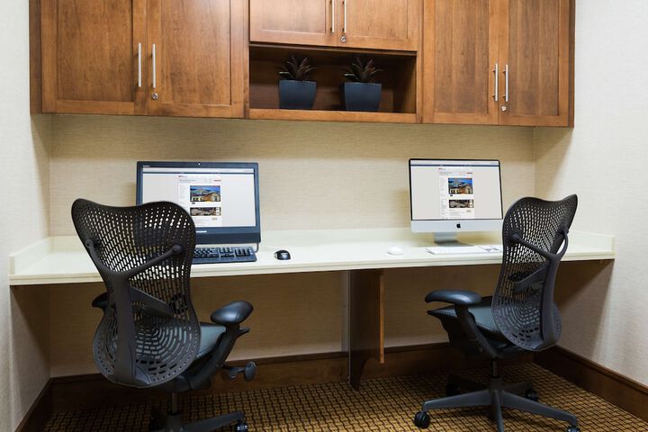 Business Center 36 of 36