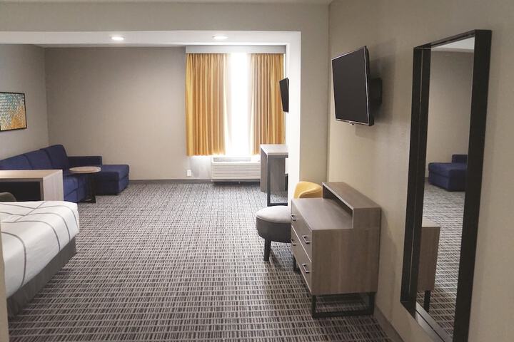 Room 44 of 69