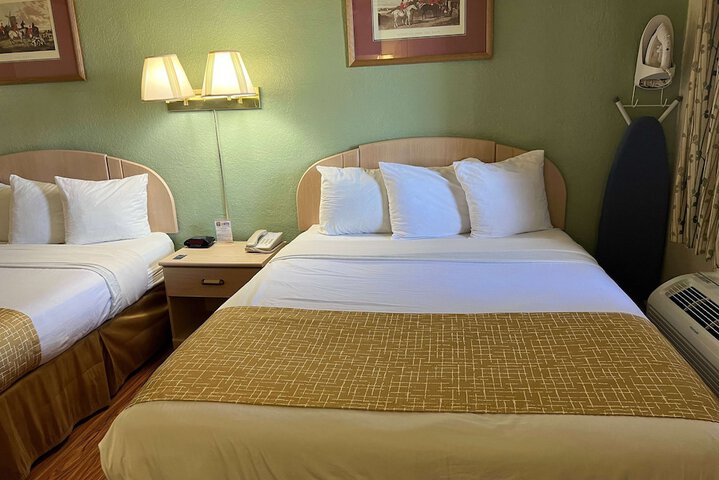 Room 17 of 36