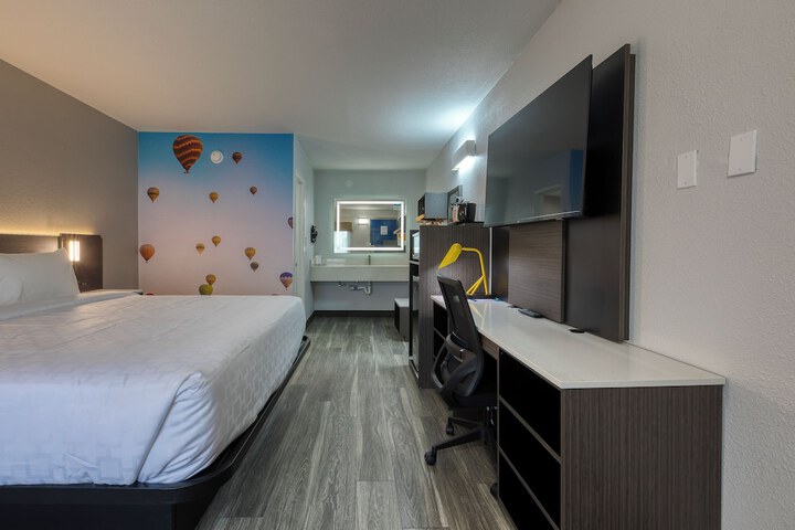 Clarion Pointe Decatur River City