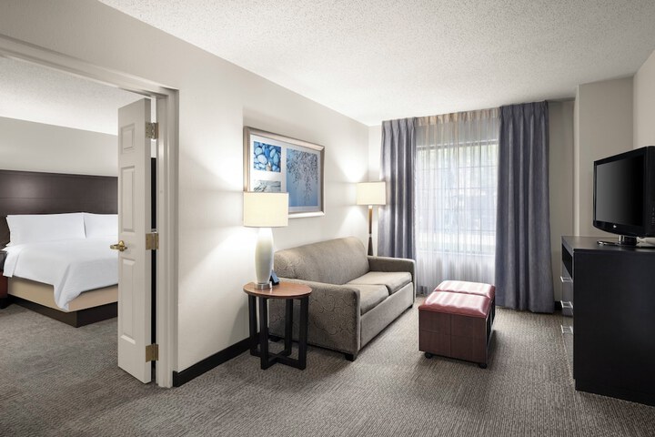 Staybridge Suites Indianapolis-Airport by IHG