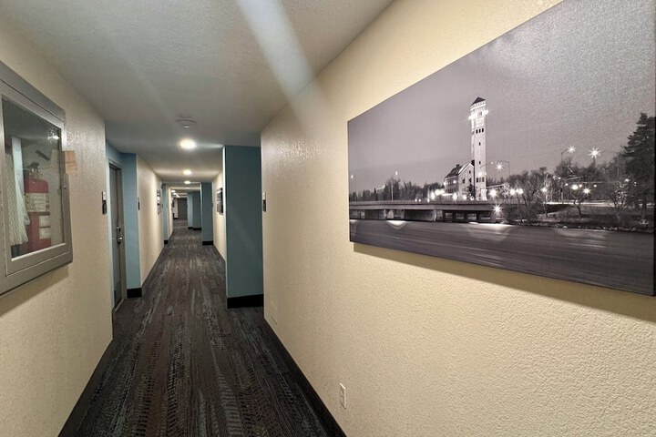 Ballroom/Hall 20 of 23