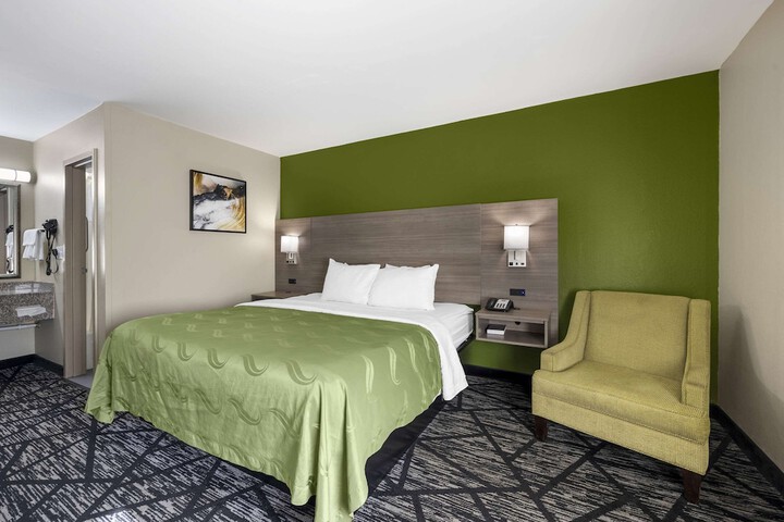Room 21 of 35