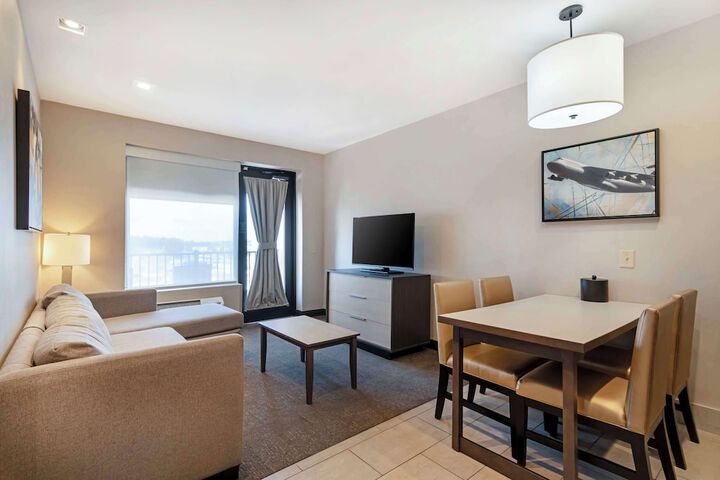 Best Western Plus Executive Residency Rigbys Water World Hotel