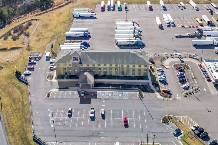 Sleep Inn & Suites Cumberland - LaVale