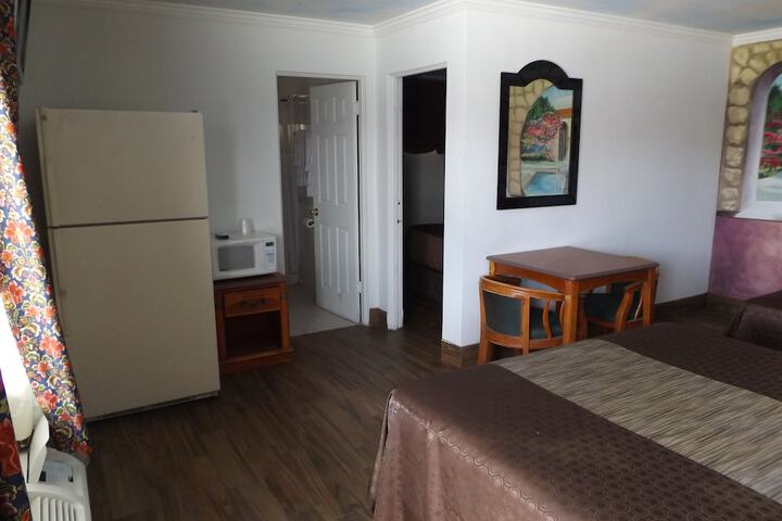 Room 13 of 69