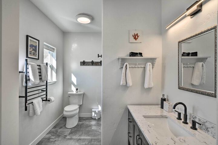 Charming Buena Vista Home w / Private Hot Tub!