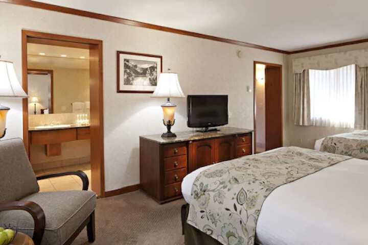 Room 53 of 92