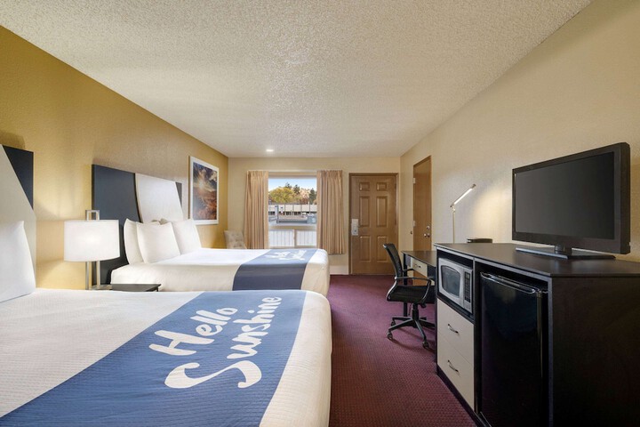 Room 41 of 68
