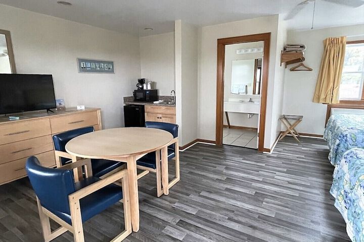 Pony Island Inn