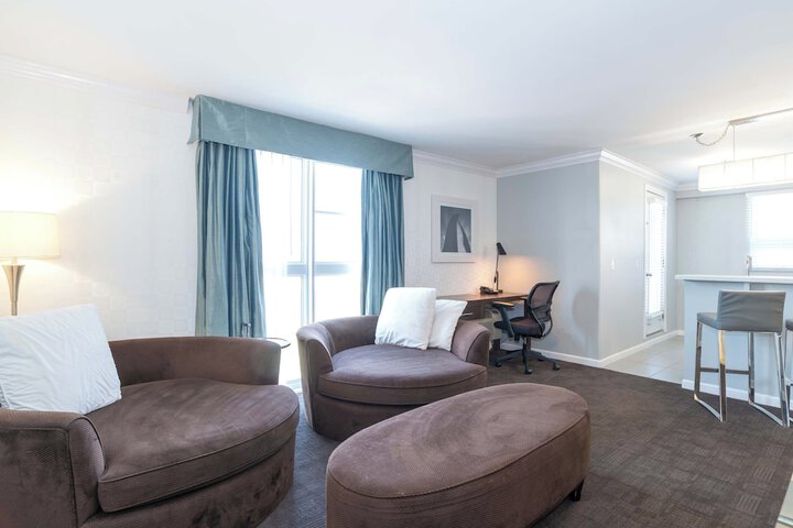 Room 32 of 45