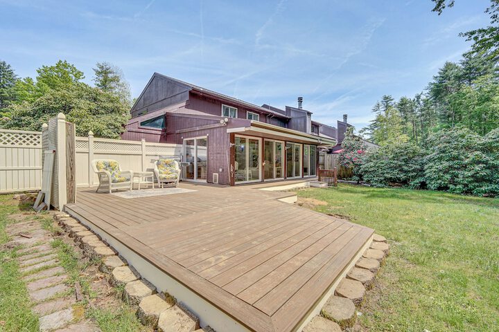 French-inspired Townhome 9 Mi to Saratoga Springs!