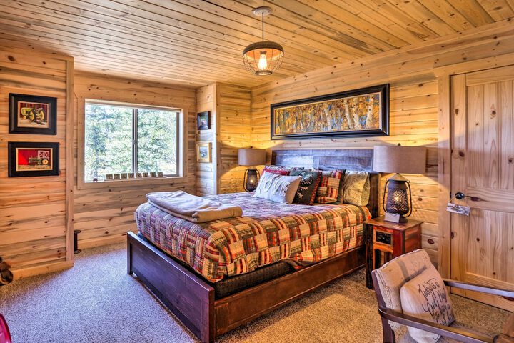 Jefferson Cabin w / Fire Pit: Near Hiking Trails!