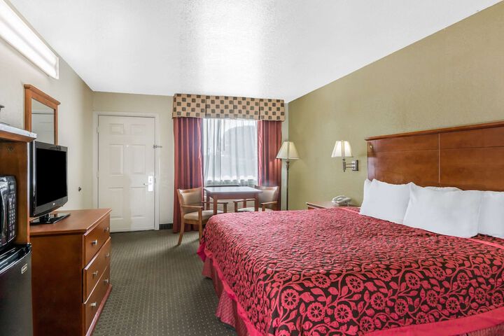 Room 13 of 25