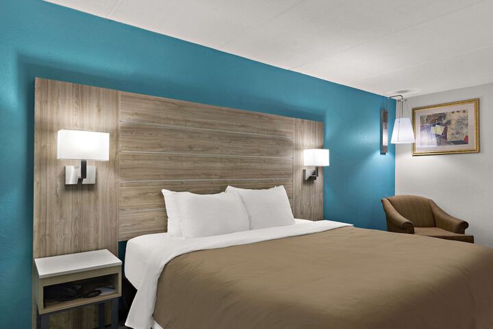 Room 15 of 32