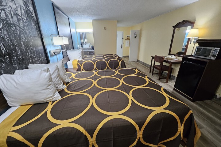 Room 11 of 23