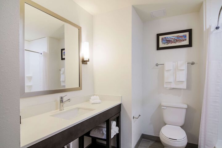 Comfort Inn & Suites Gulf Shores East Beach near Gulf State Park
