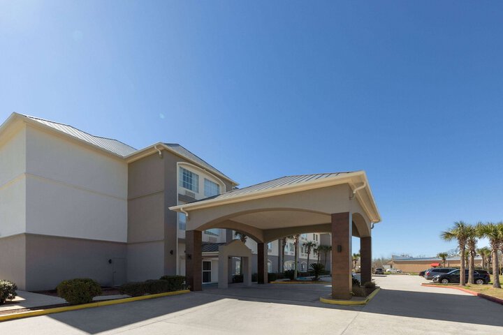 Hotel 3 of 40
