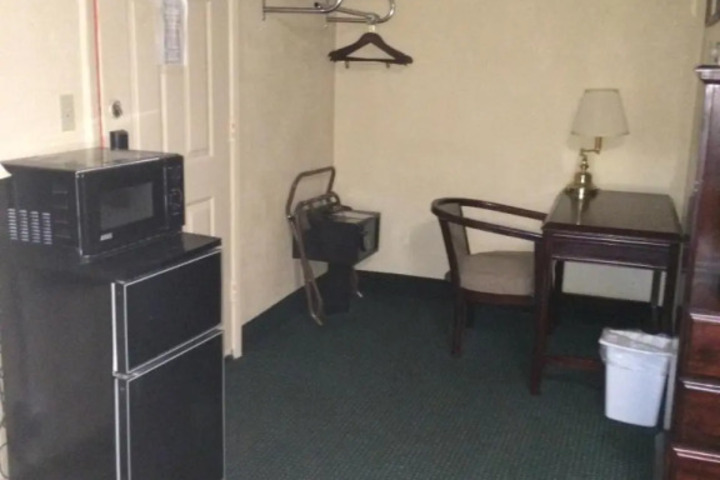 RODEWAY INN