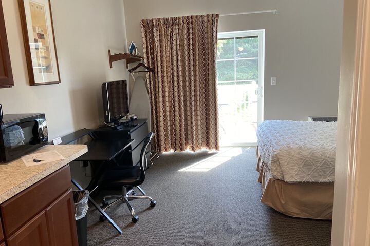 Room 35 of 84