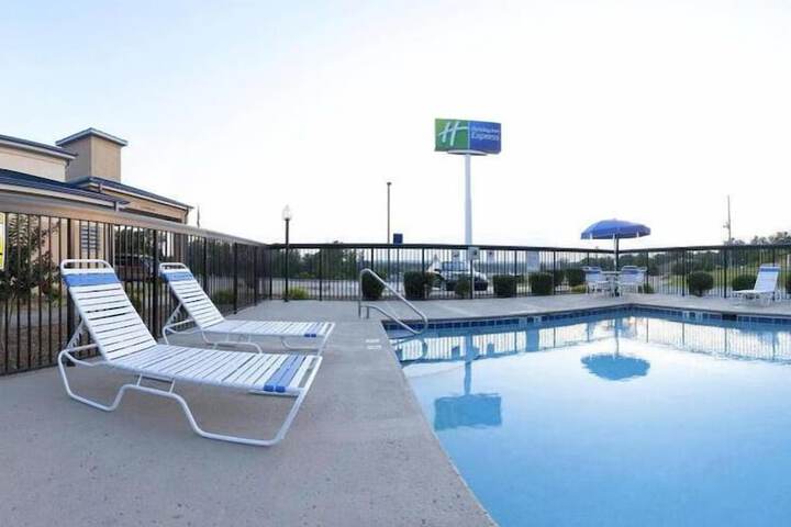 Pool 15 of 66