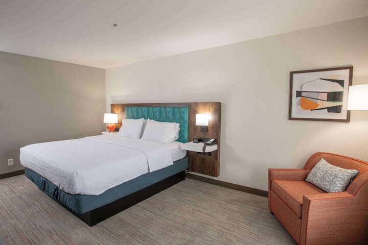 Room 28 of 72