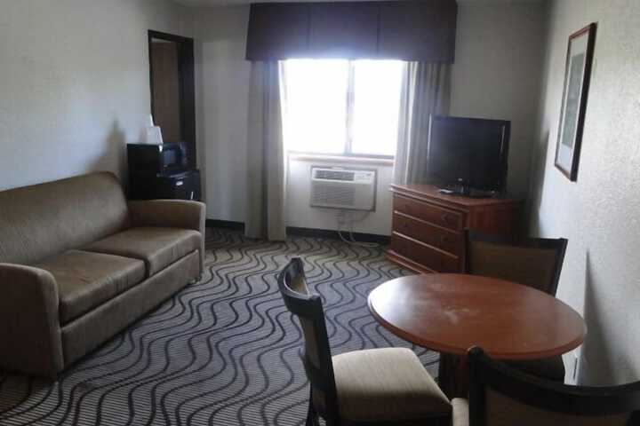 Room 13 of 38