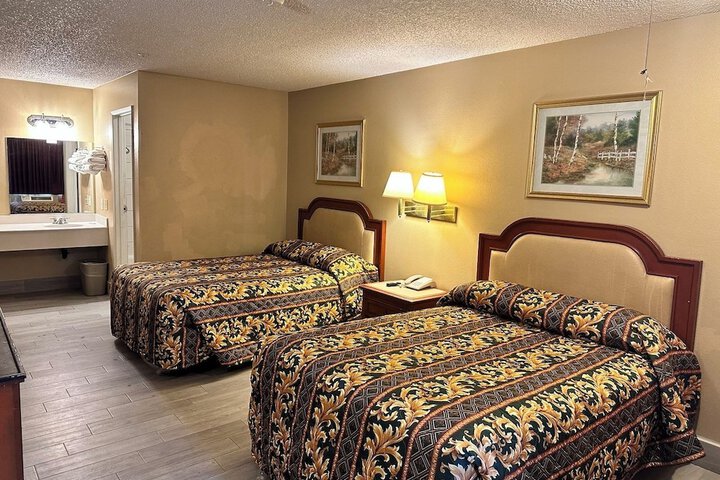 Room 8 of 15