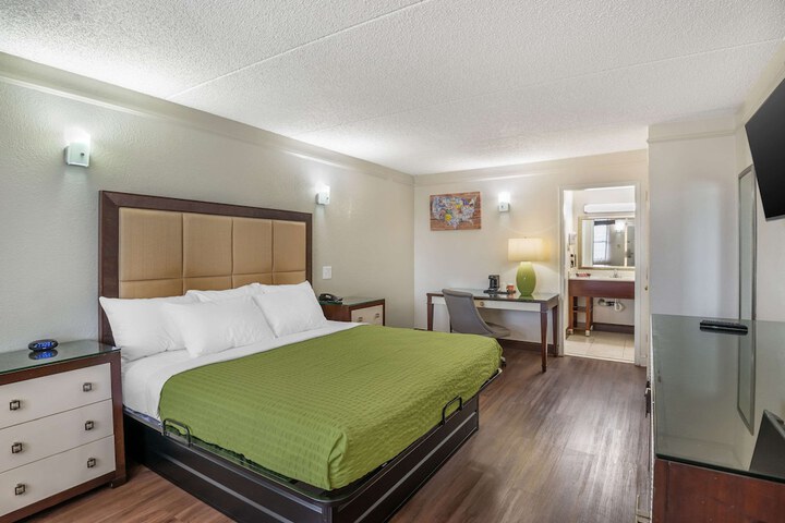 Room 40 of 46