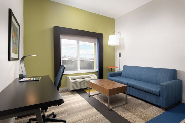 Room 50 of 90
