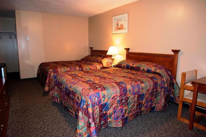 Room 8 of 9