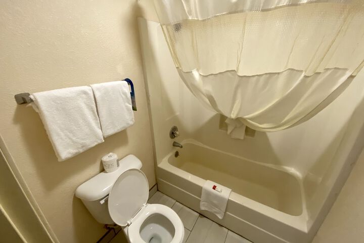 Room 13 of 19
