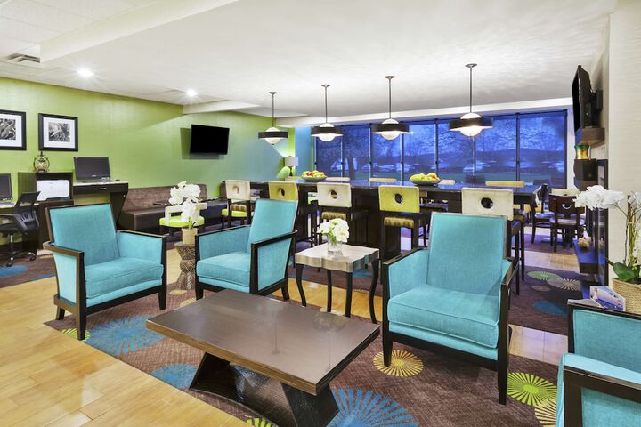 Hotel Interior 4 of 31