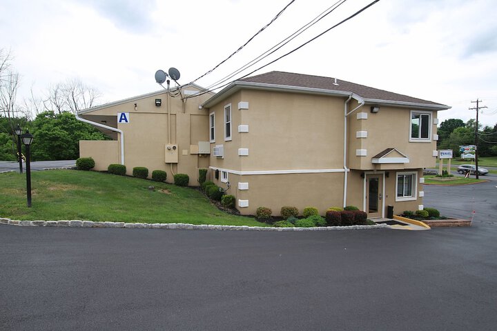 Hotel 3 of 63
