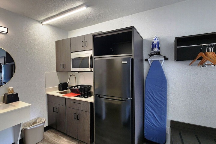 Studio 6 Alvin TX