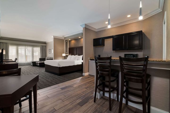 Room 40 of 65