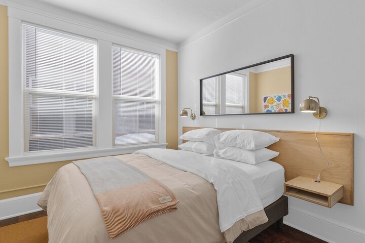 Room 15 of 76
