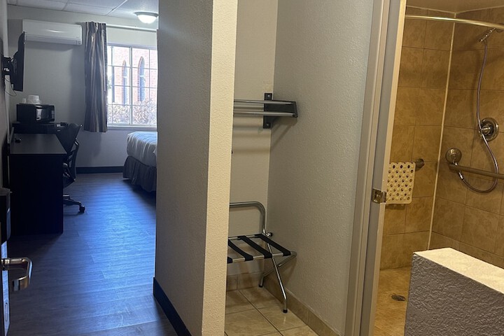 Room 34 of 38