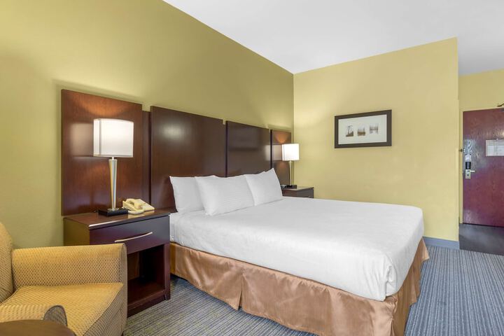 Room 35 of 40