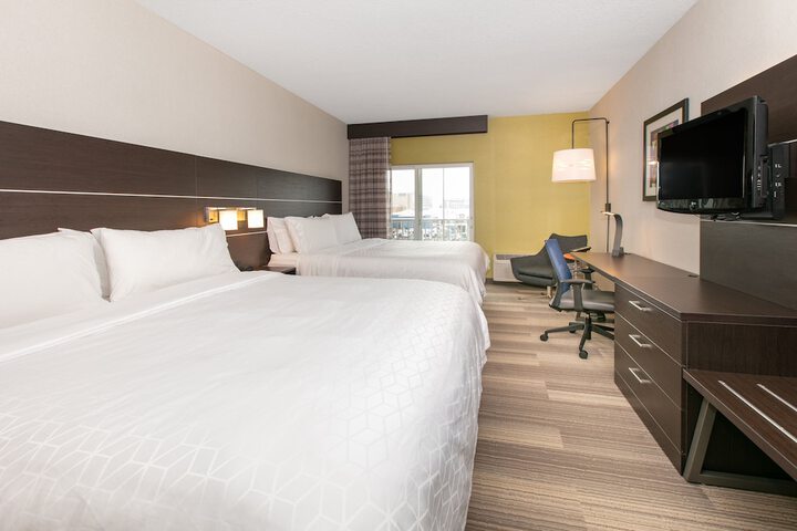 Room 35 of 74