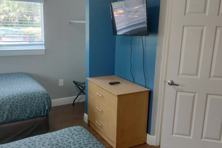 Room 13 of 32