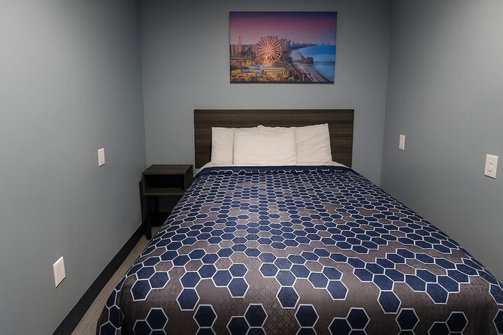 Hillsboro Inn & Suites